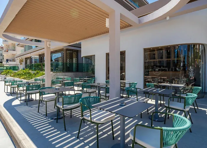 Awen Lara Hotel